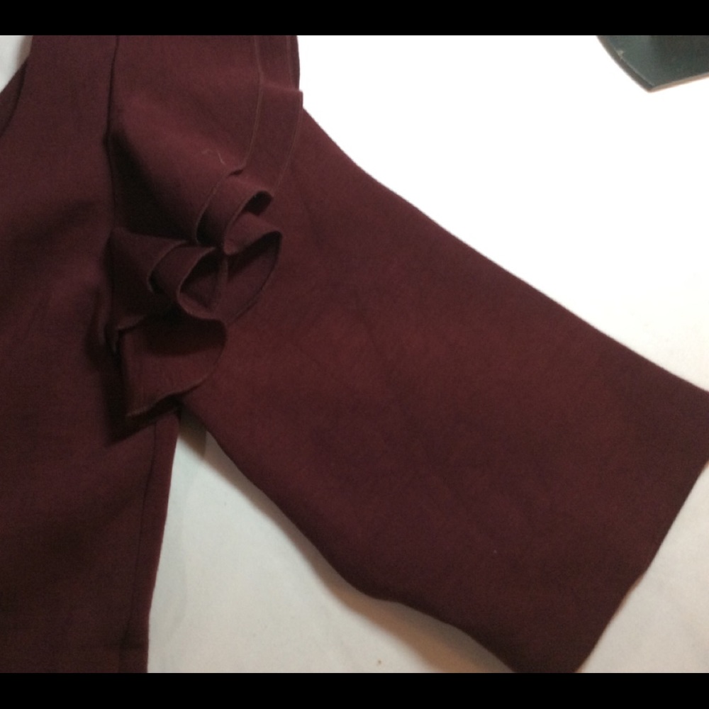🌲Club Monaco 1 sleeve top. - Picture 3 of 6
